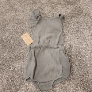 The Simple Folk Lead Gray Ruffle Romper 7 8y Gauze Bubble Shorts